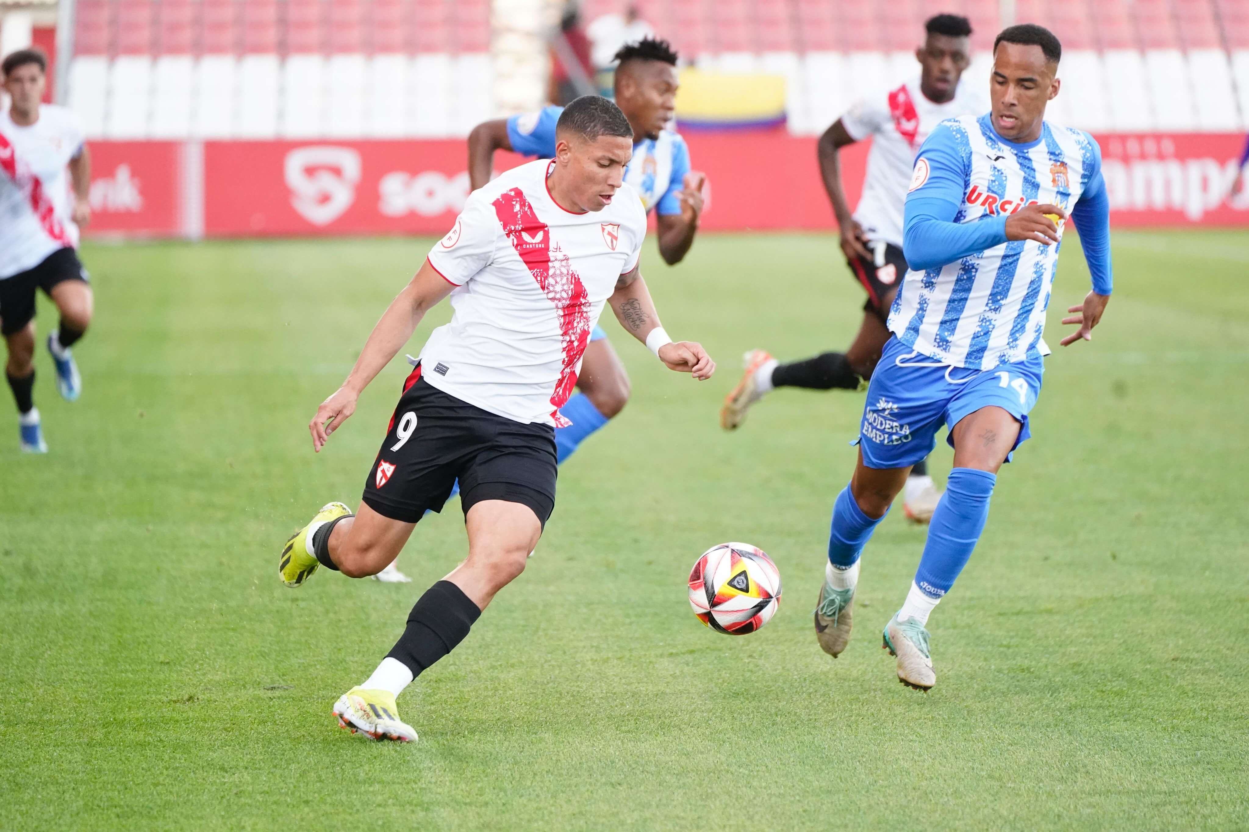  Mateo Mejía, jugando con el Sevilla Atlético.