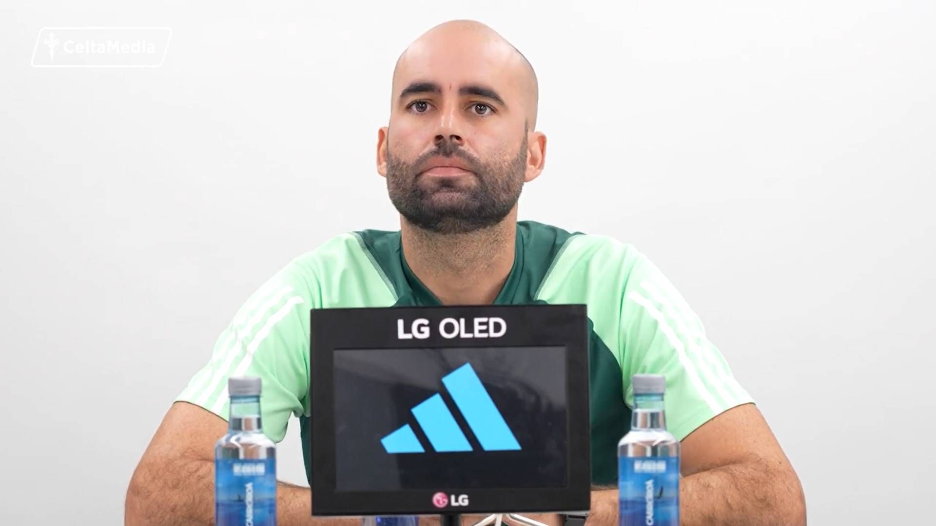  Claudio Giráldez, en una rueda de prensa con el Celta Fortuna.
