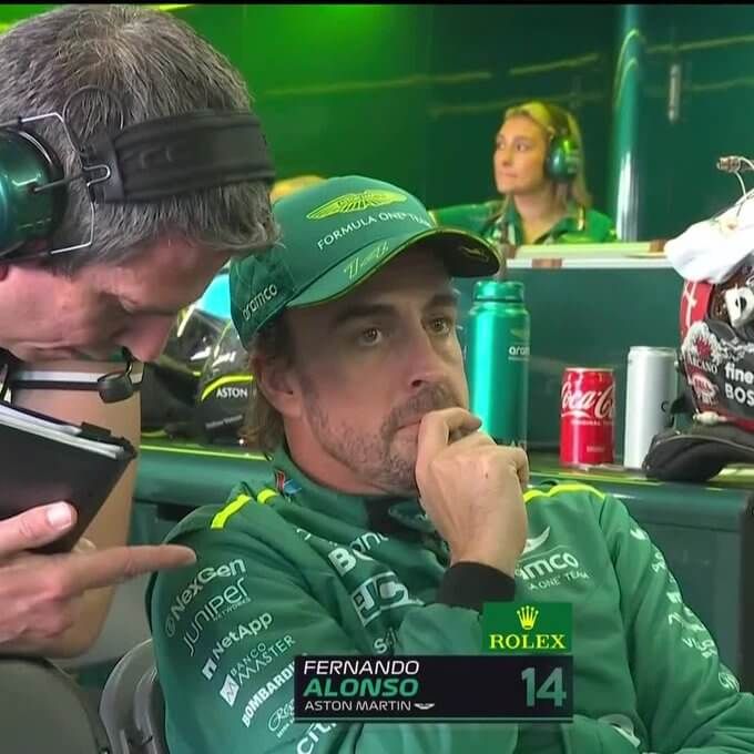  Fernando Alonso aprovechó la bandera roja para preparar su estrategia (DAZN)