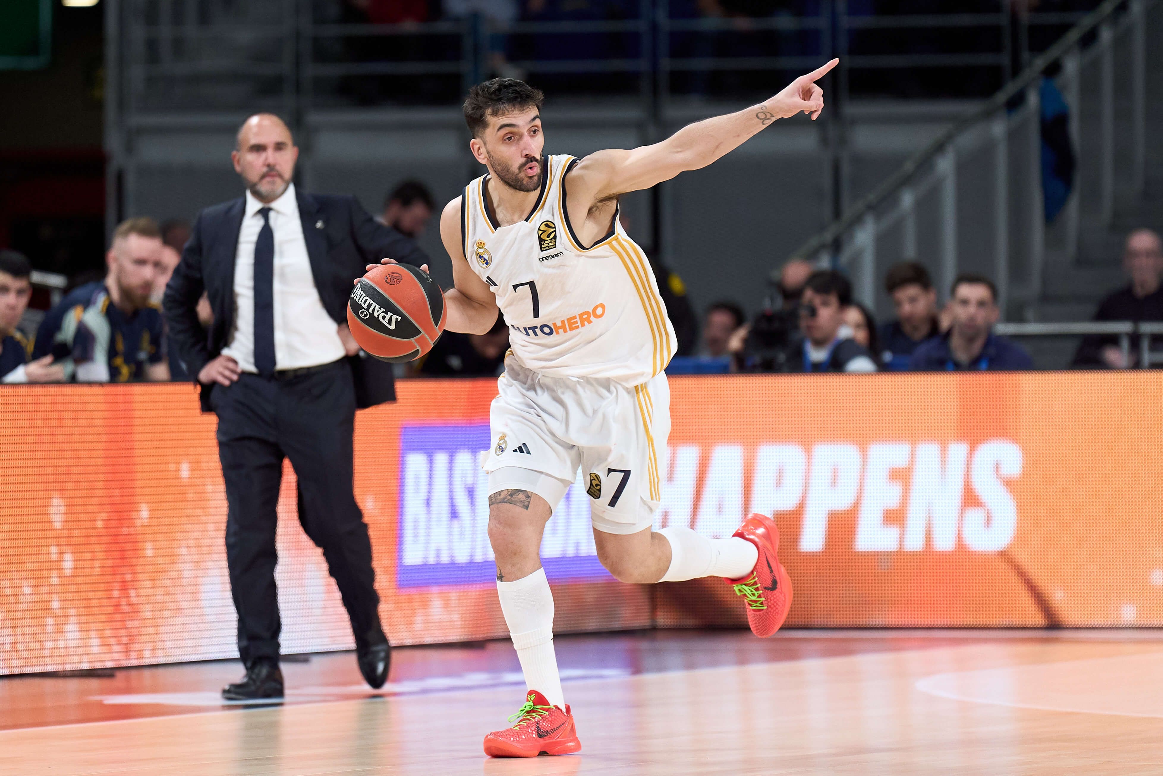  Facundo Campazzo, durante el Real Madrid - Baskonia de playoffs