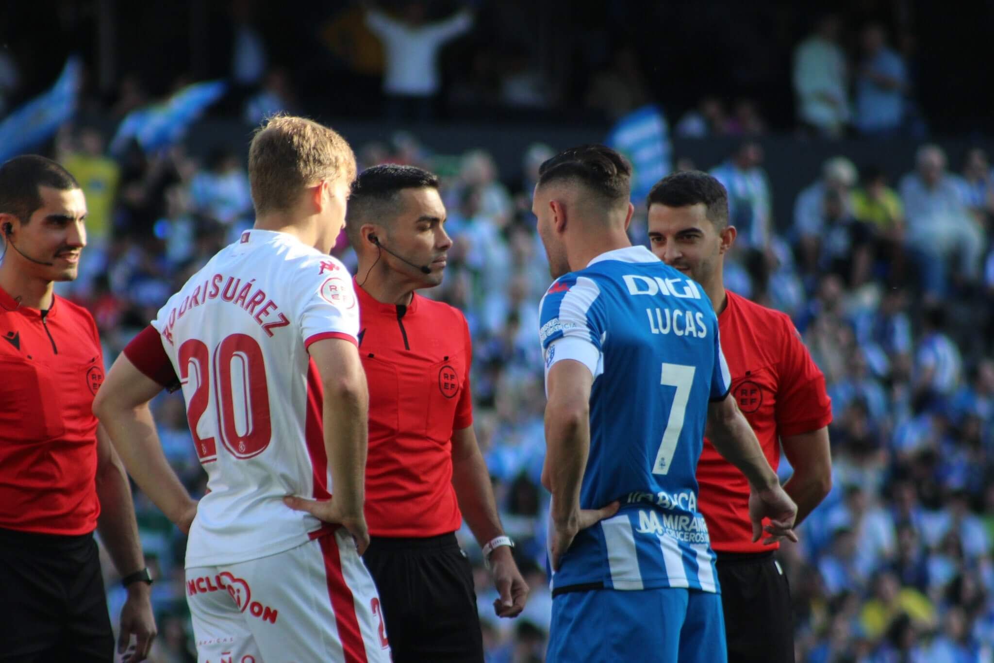  Lucas Pérez, antes del inicio del partido entre el Dépor y la Cultural.