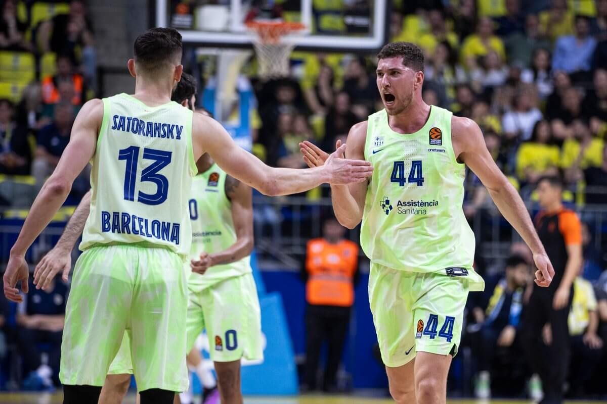  Tomas Satoransky y Joel Parra