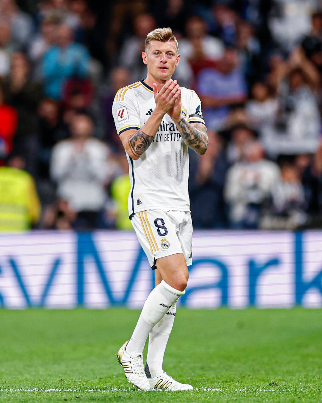  Toni Kroos con sus nuevas botas Adidas frente al Alavés (@realmadrid)