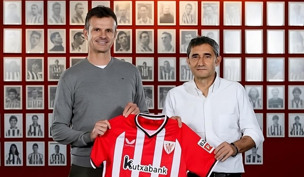 Ernesto Valverde posa junto al presidente Jon Uriarte. Le pidió Rock and Roll y bien que ha cumplido.