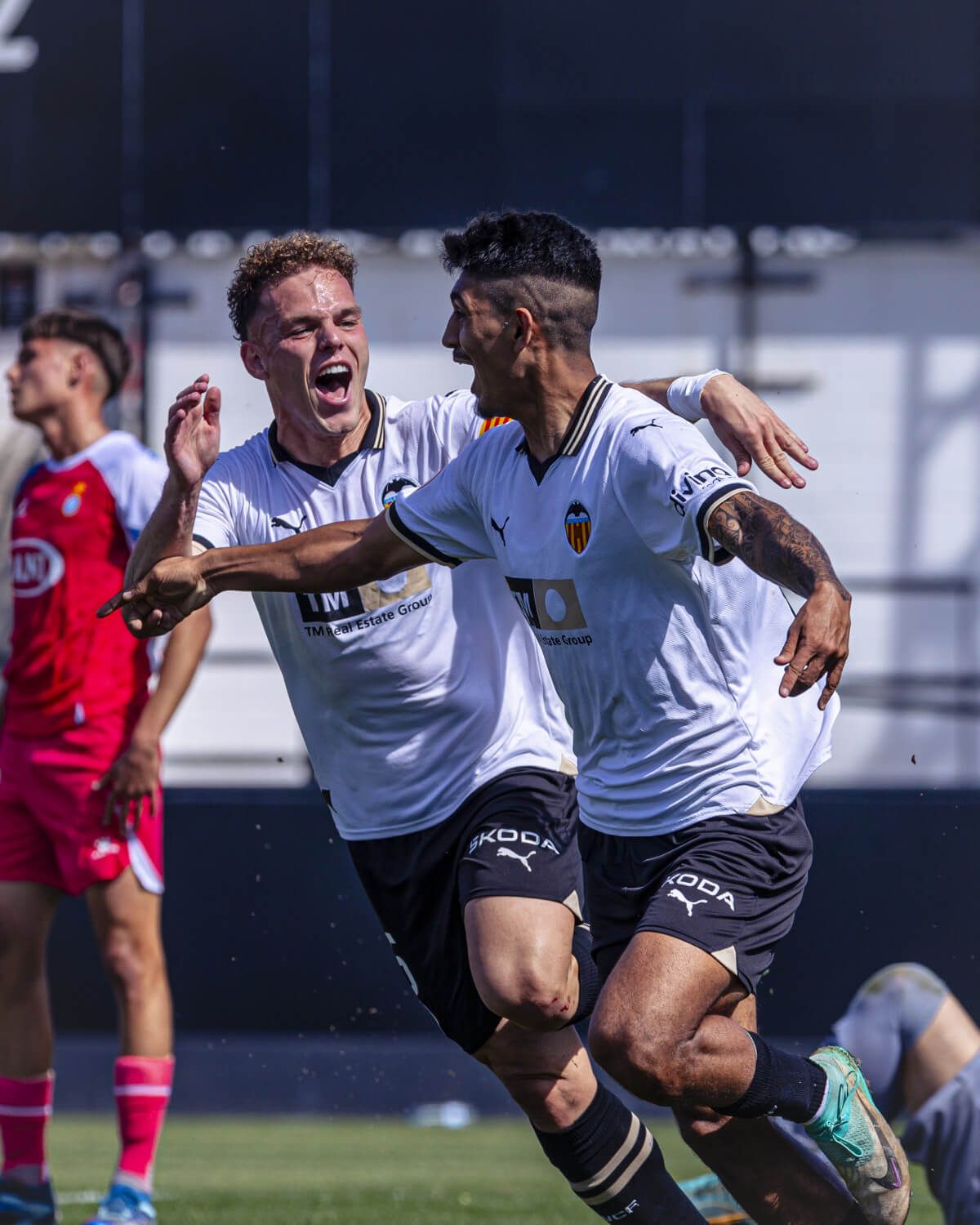 César Moreno celebra su gol con el VCF Mestalla.