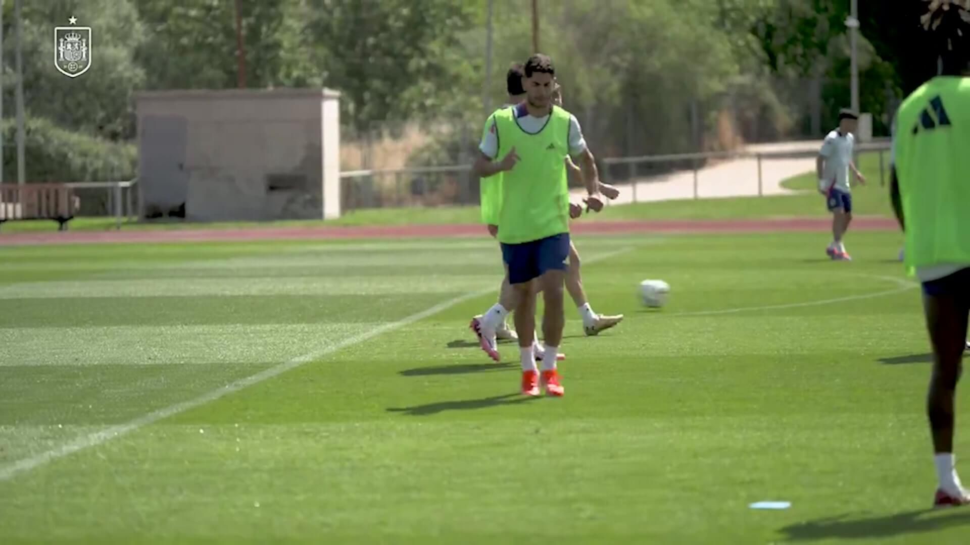Ayoze, durante el entrenamiento con la Selección.