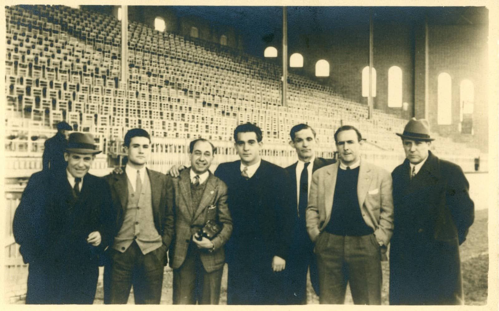  Gorostiza, el segundo por la derecha