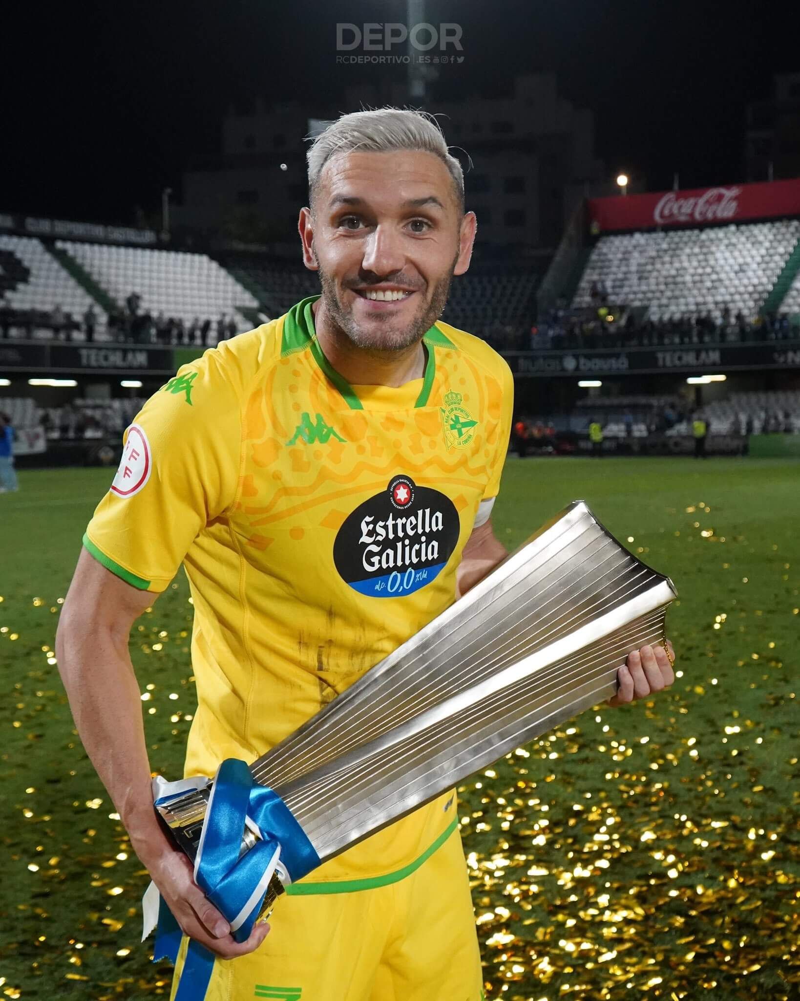  Lucas Pérez tras ganar el título de Primera RFEF (@deportivo)