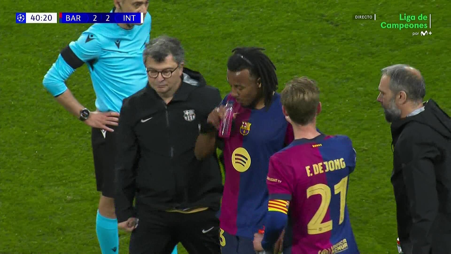  Koundé se retiró lesionado contra el Inter por lesión (Captura de Movistar)