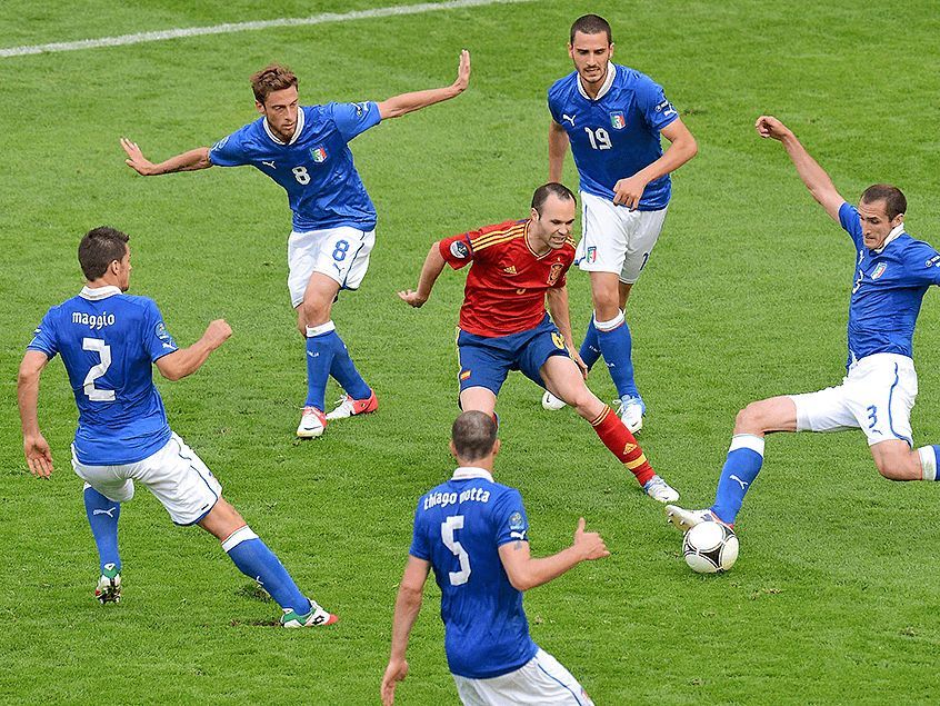  Andrés Iniesta en la Eurocopa 2012 contra Italia
