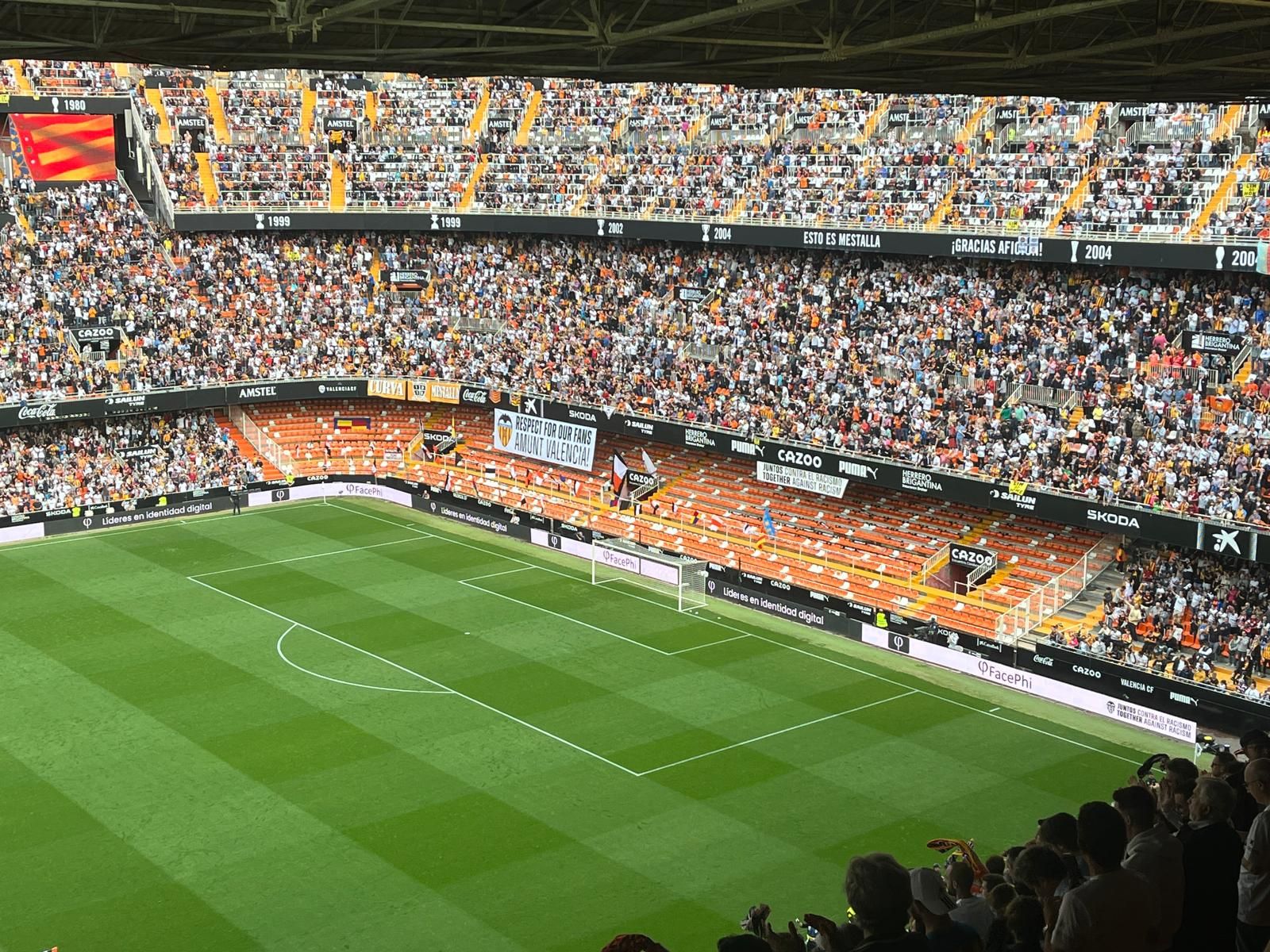 Grada vacía en Mestalla