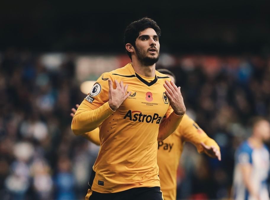 Guedes se estrena en la Premier con un golazo