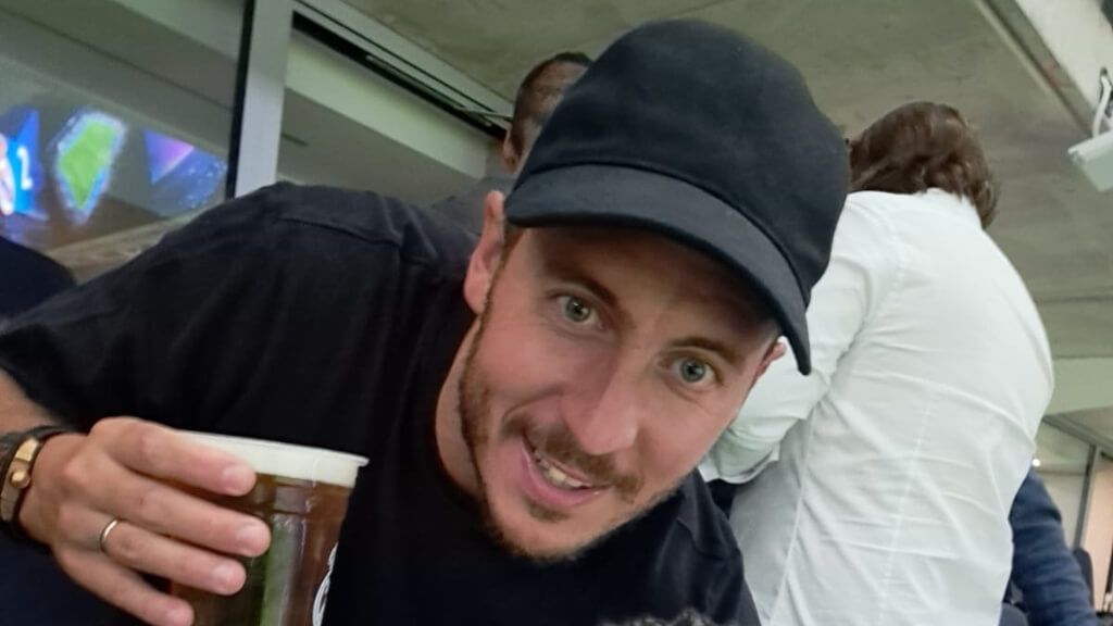  Hazard en el palco del Bernabéu (X: @trunksRM)