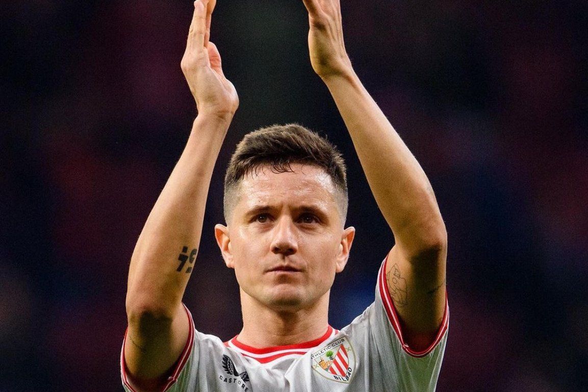  Ander Herrera aplaude en Copa en el Metropolitano.
