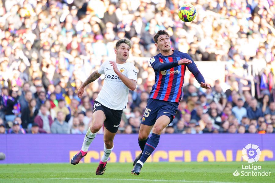  Hugo Duro, durante el Barcelona-Valencia.