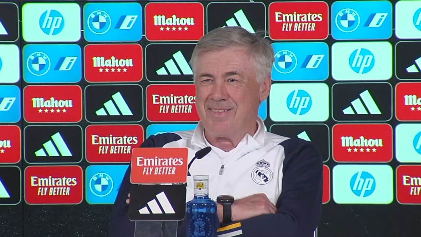  Carlo Ancelotti en rueda de prensa con el Real Madrid