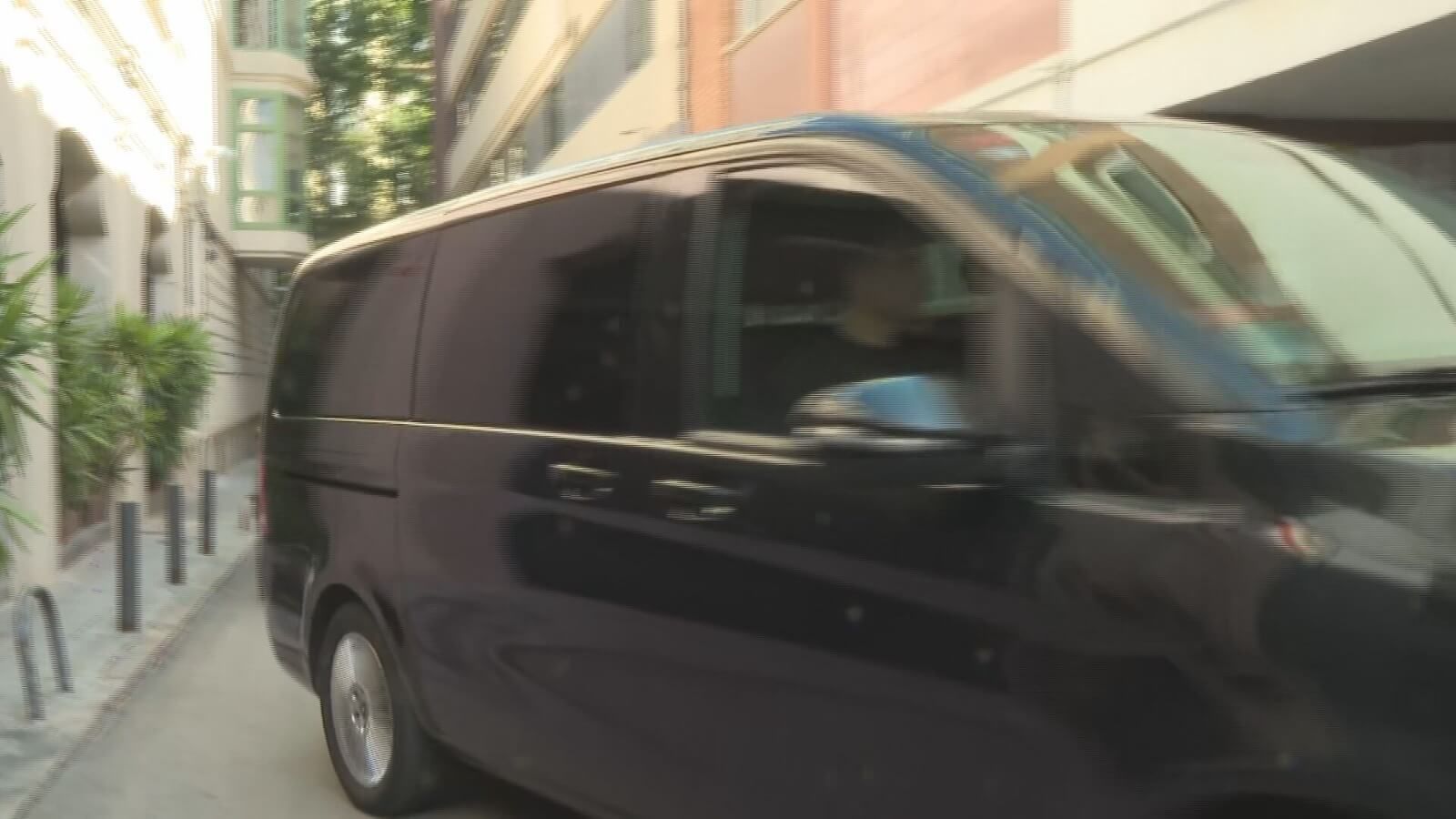  Hansi Flick llegando a Barcelona (ElDesmarque)