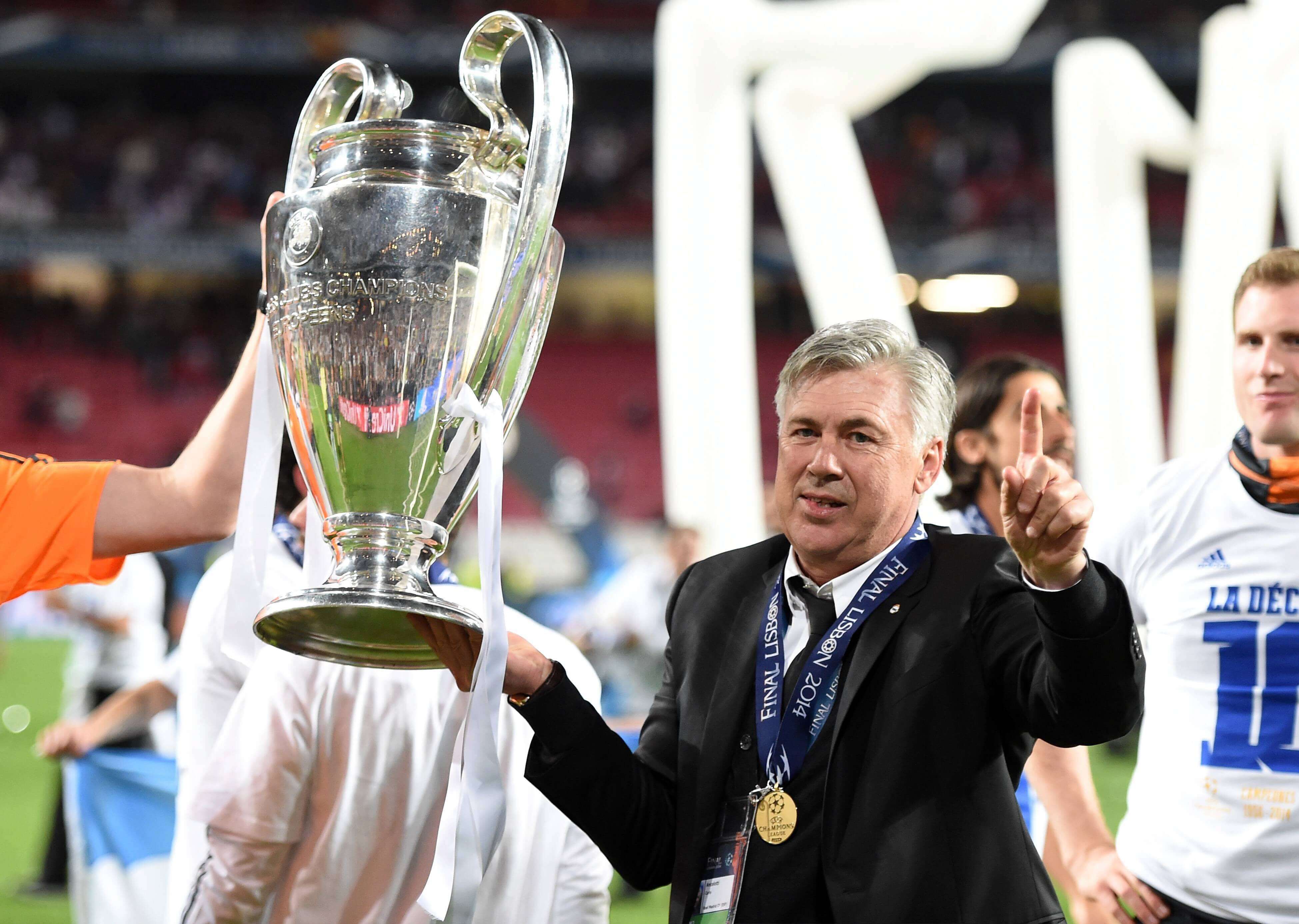  Carlo Ancelotti con la Champions del 2014 (Cordon Press)