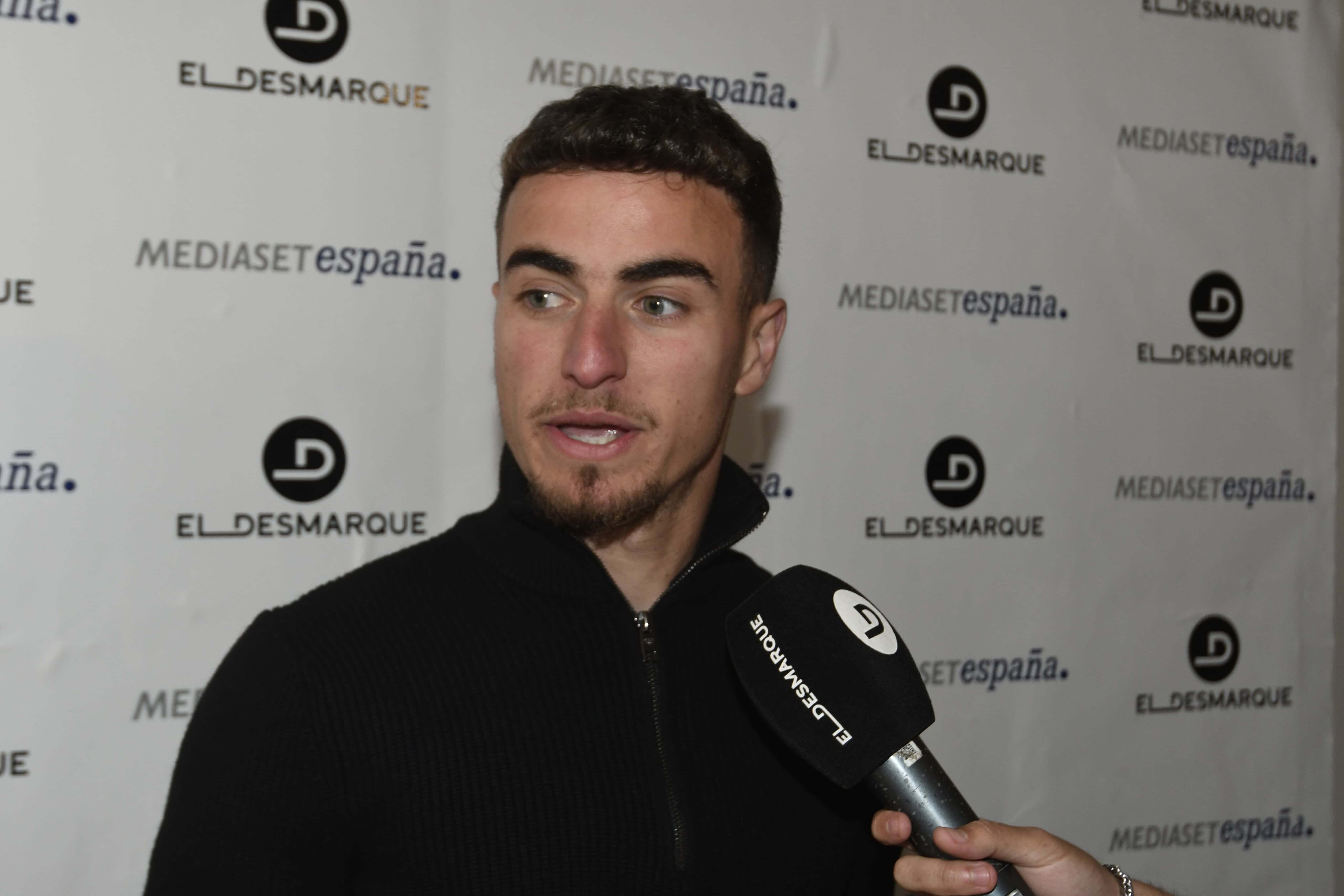 Adrià Pedrosa, en el balcón de ElDesmarque