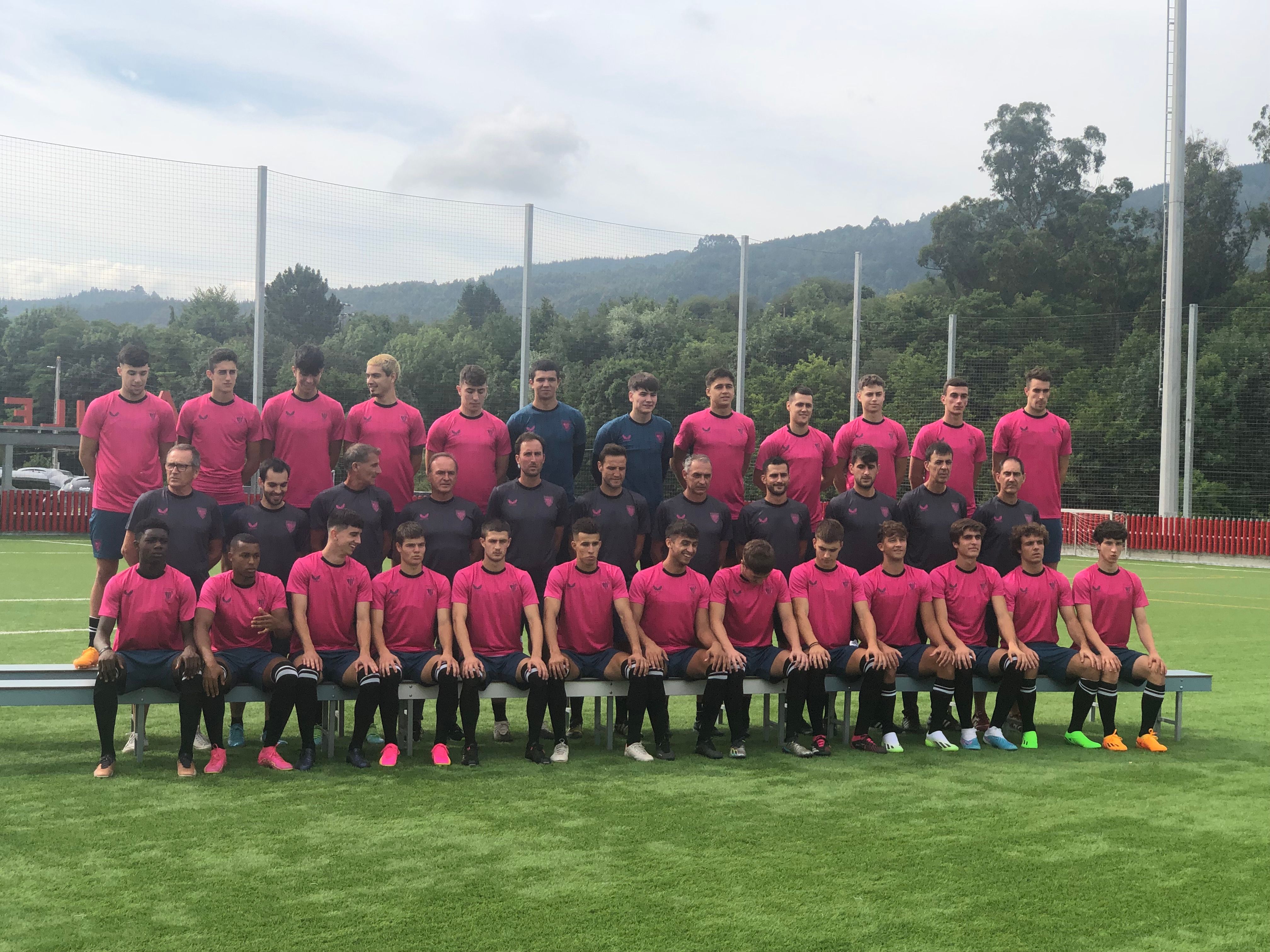 El Bilbao Athletic de Carlos Gurpegui se ha presentado en Lezama.