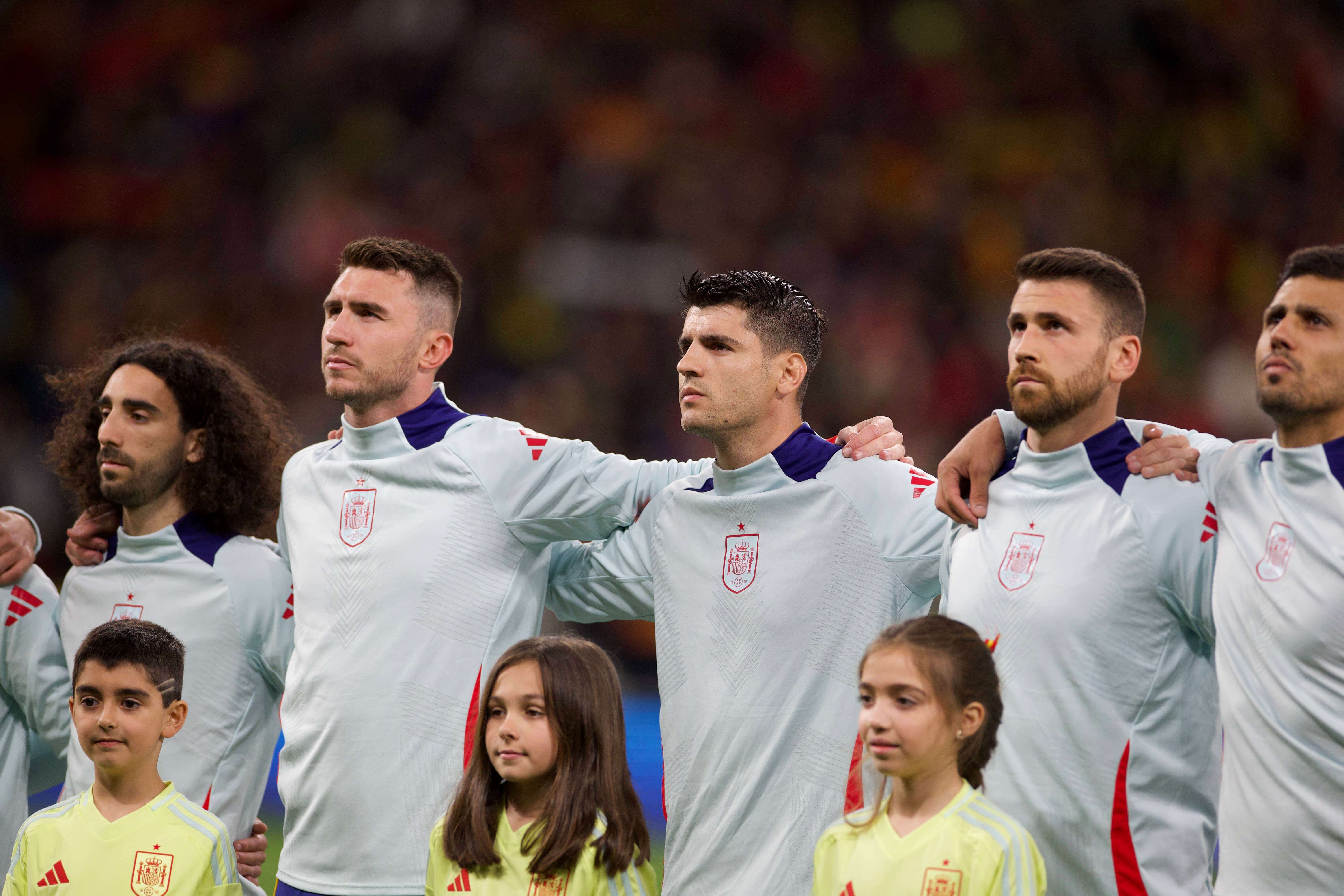  Rodrigo Hernández ejerciendo de capitán ante Brasil