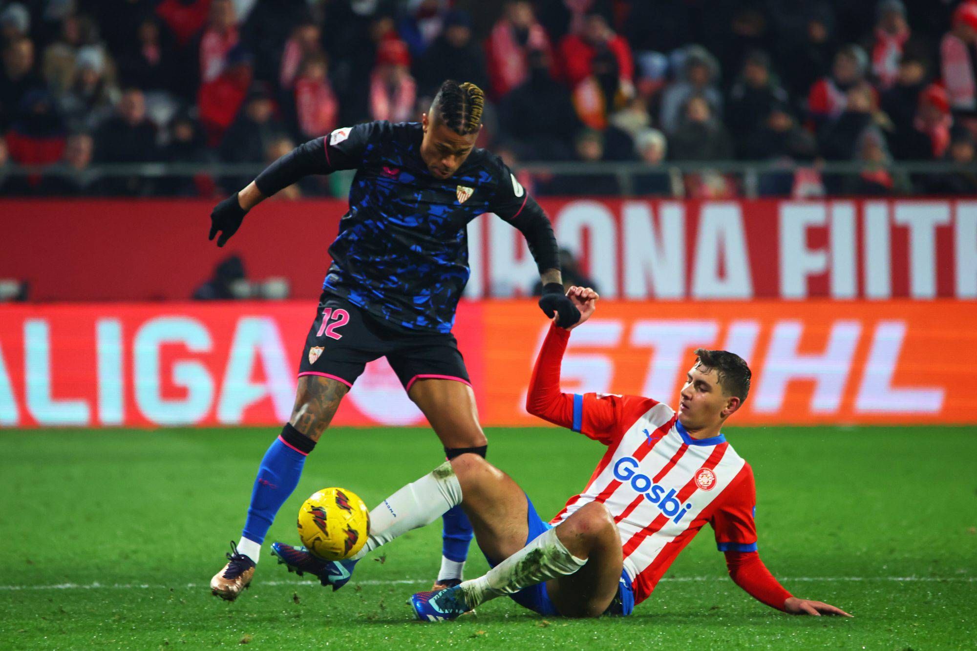 Mariano, ante el Girona.