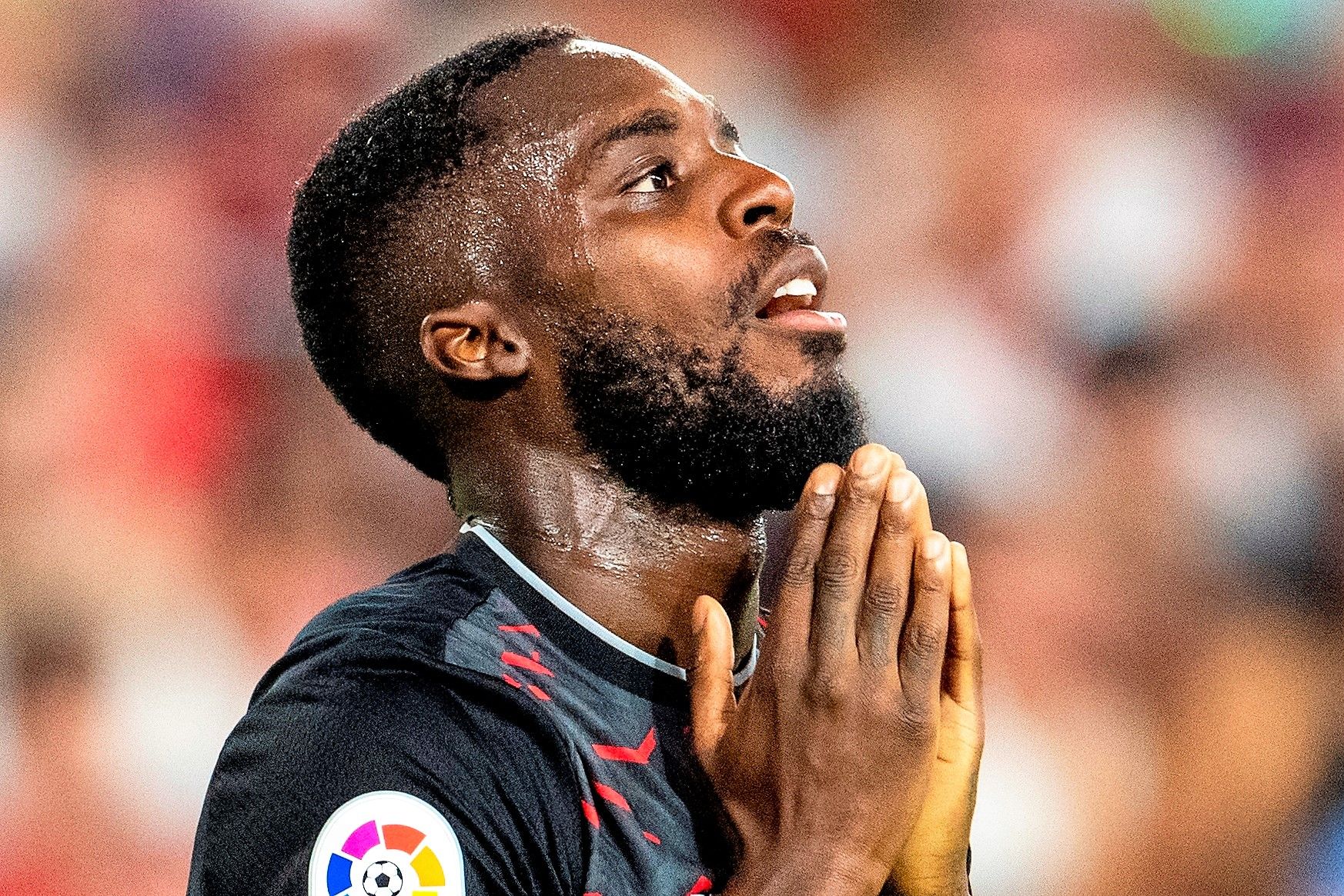 Gesto de Iñaki Williams en la derrota en Girona.