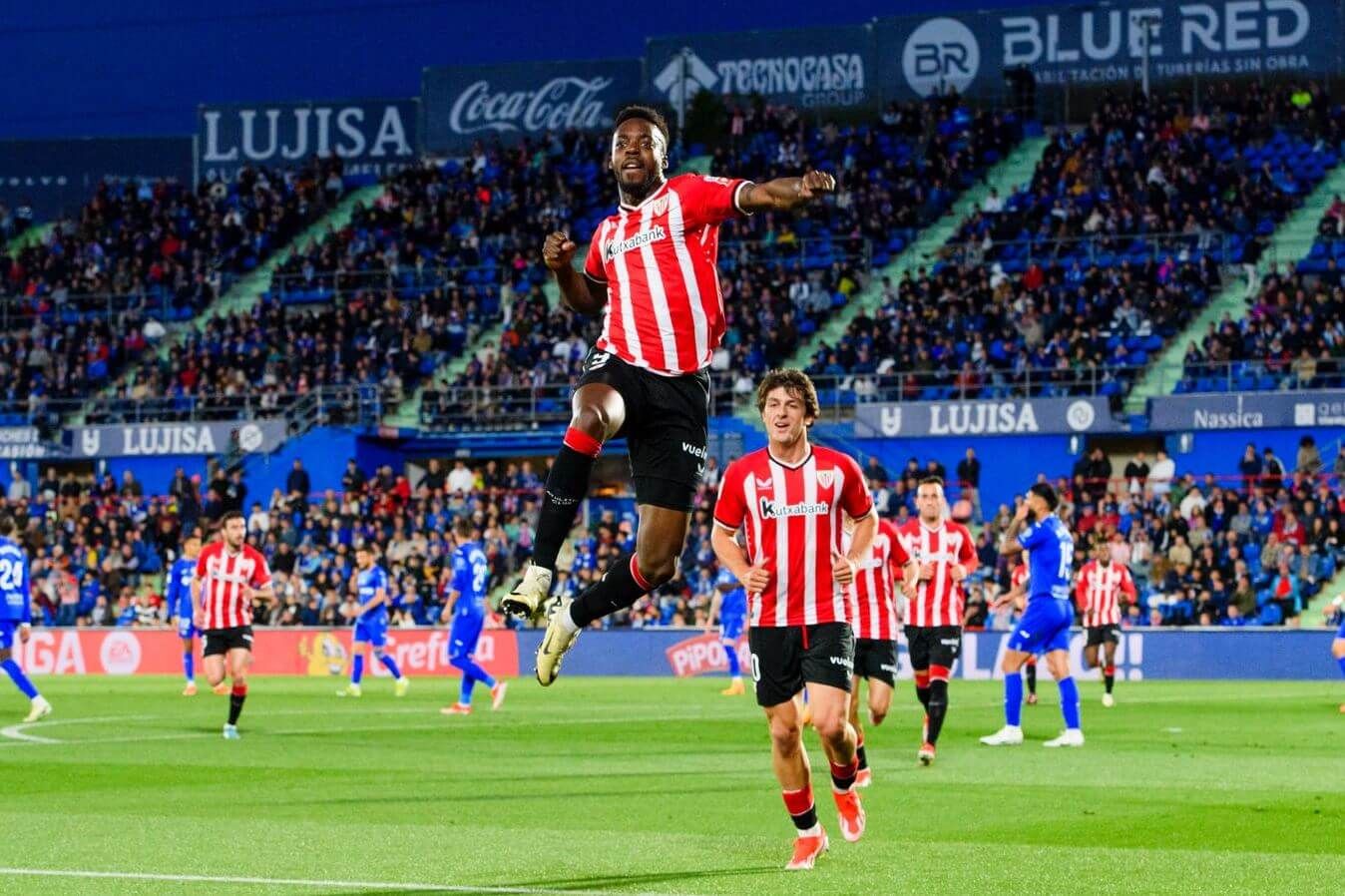  Salto tras el gol de Iñaki Williams, ante el Getafe de Bordalás, en el Coliseum.