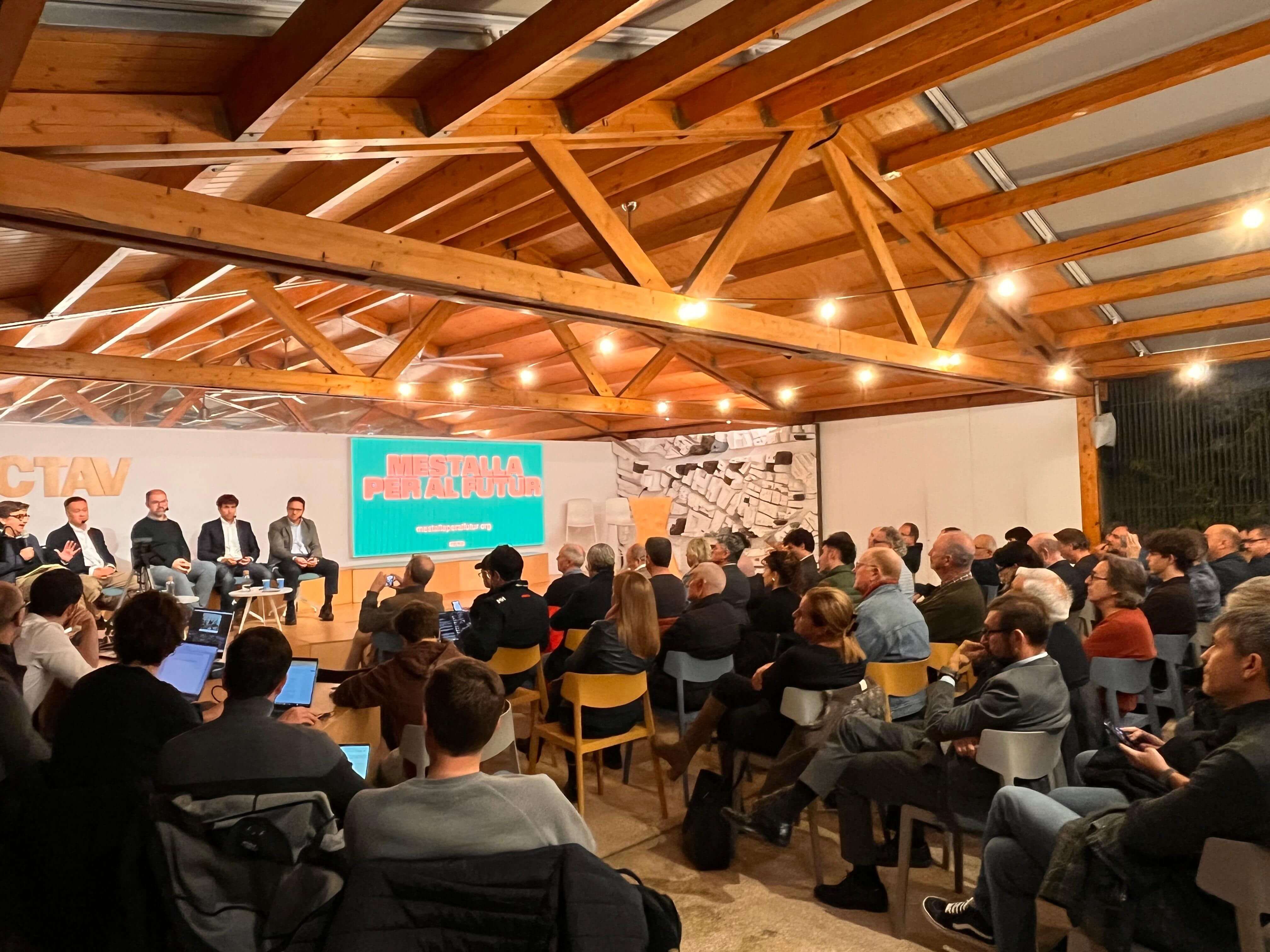 Ingenieros, arquitectos y economistas hablan del Mestalla