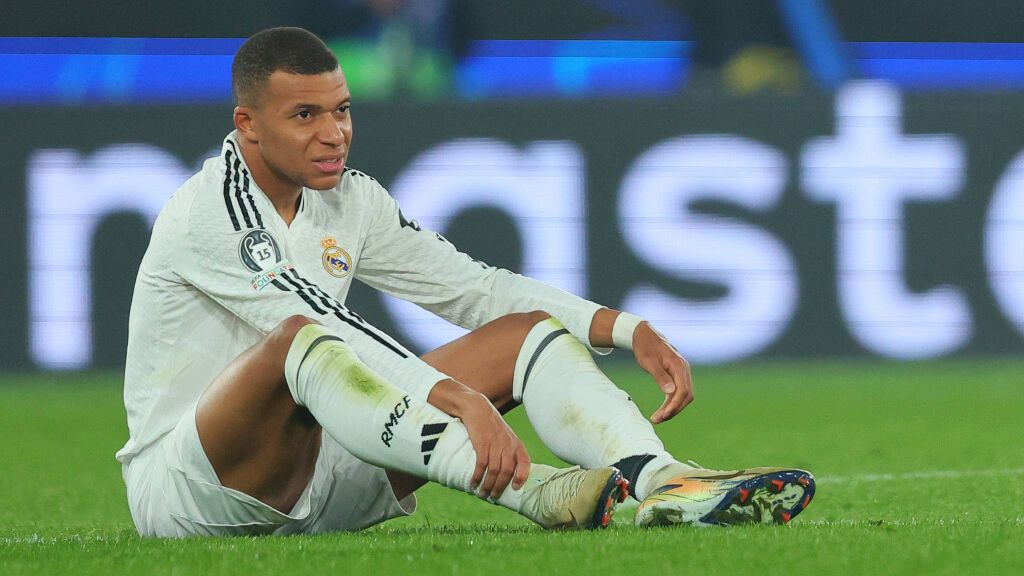  Kylian Mbappé, lesionado en el partido frente a la Atalanta (Cordon Press)