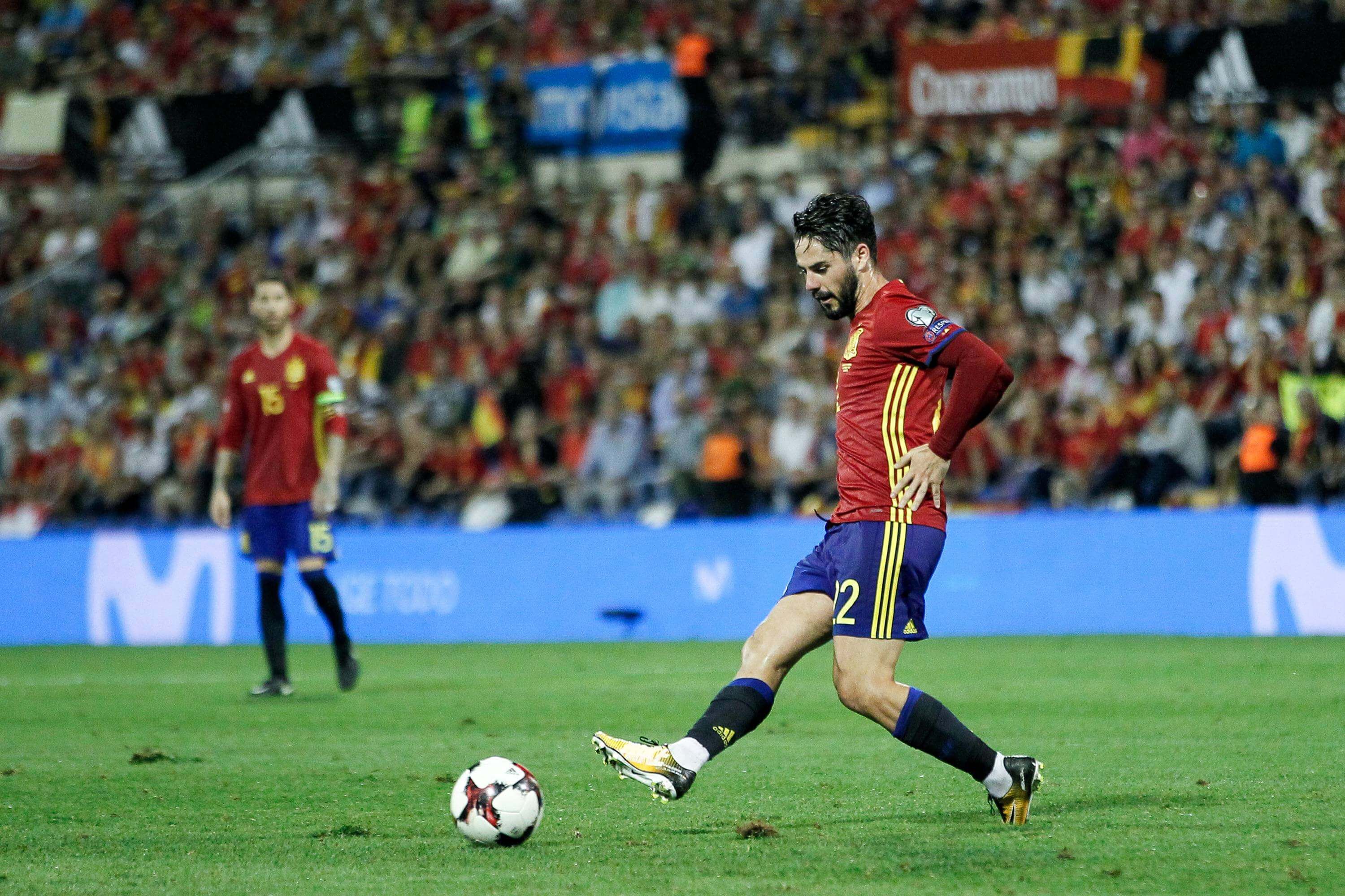 Isco, durante un partido con la selección española.