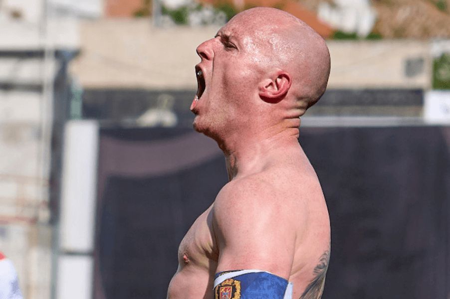 Isi celebra el gol de la victoria del Rayo ante el CA Osasuna.