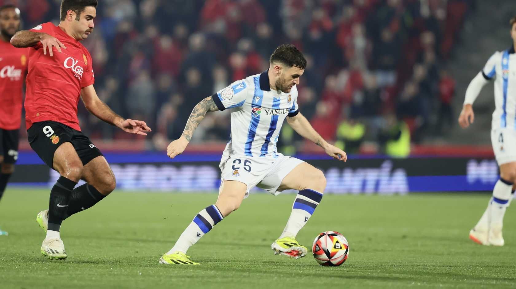  Javi Galán, durante el Mallorca - Real Sociedad.