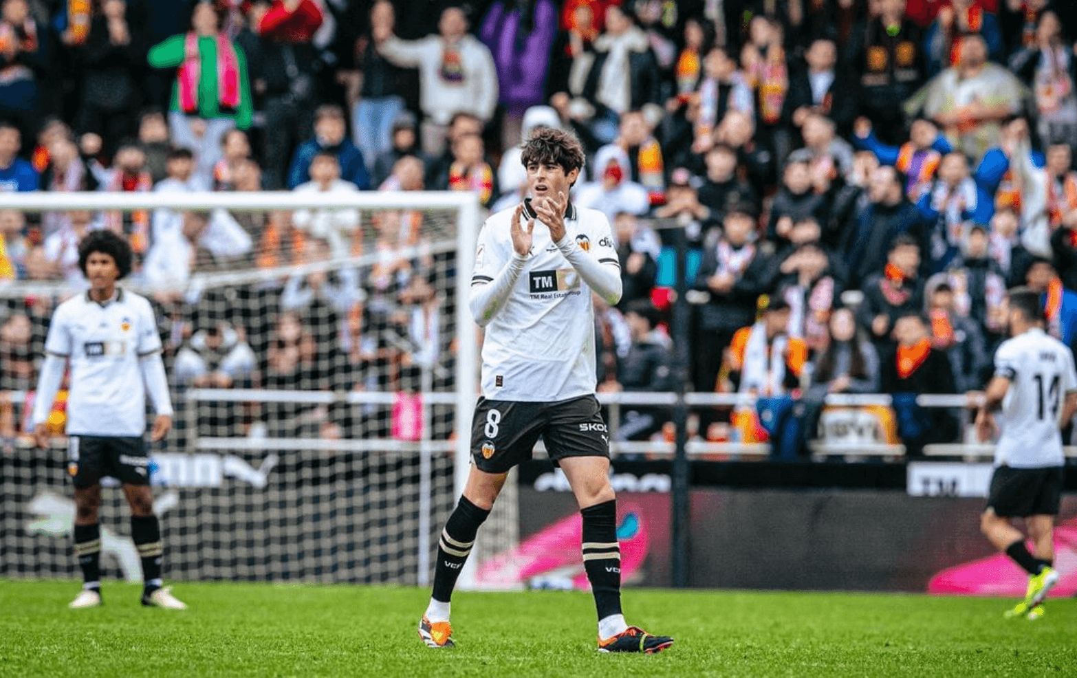  Javi Guerra, ante el Getafe CF.