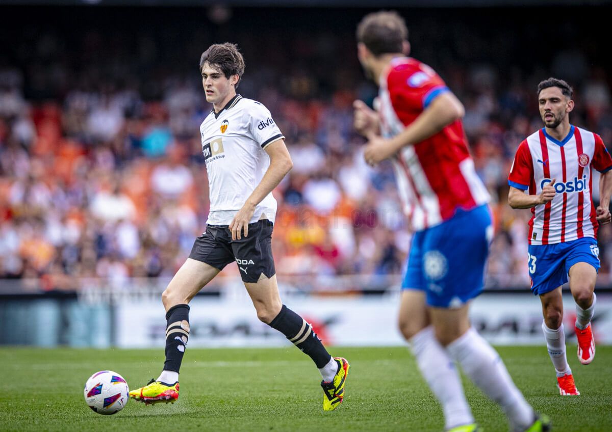 Javi Guerra, ante el Girona FC.