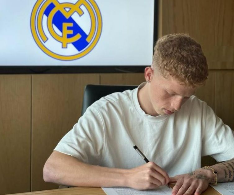 jeremy_de_leon_firma_su_contrato_con_el_real_madrid_001.jpg