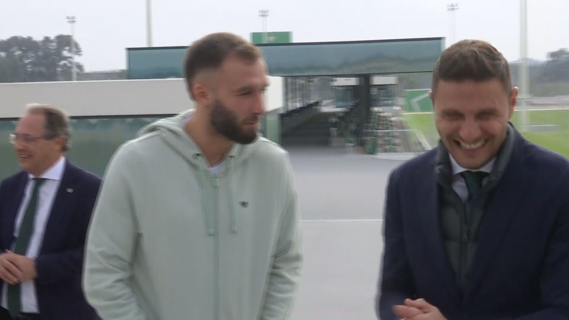  Joaquín Sánchez y Germán Pezzella, entre risas en la inauguración de la nueva ciudad deportiva del Betis.