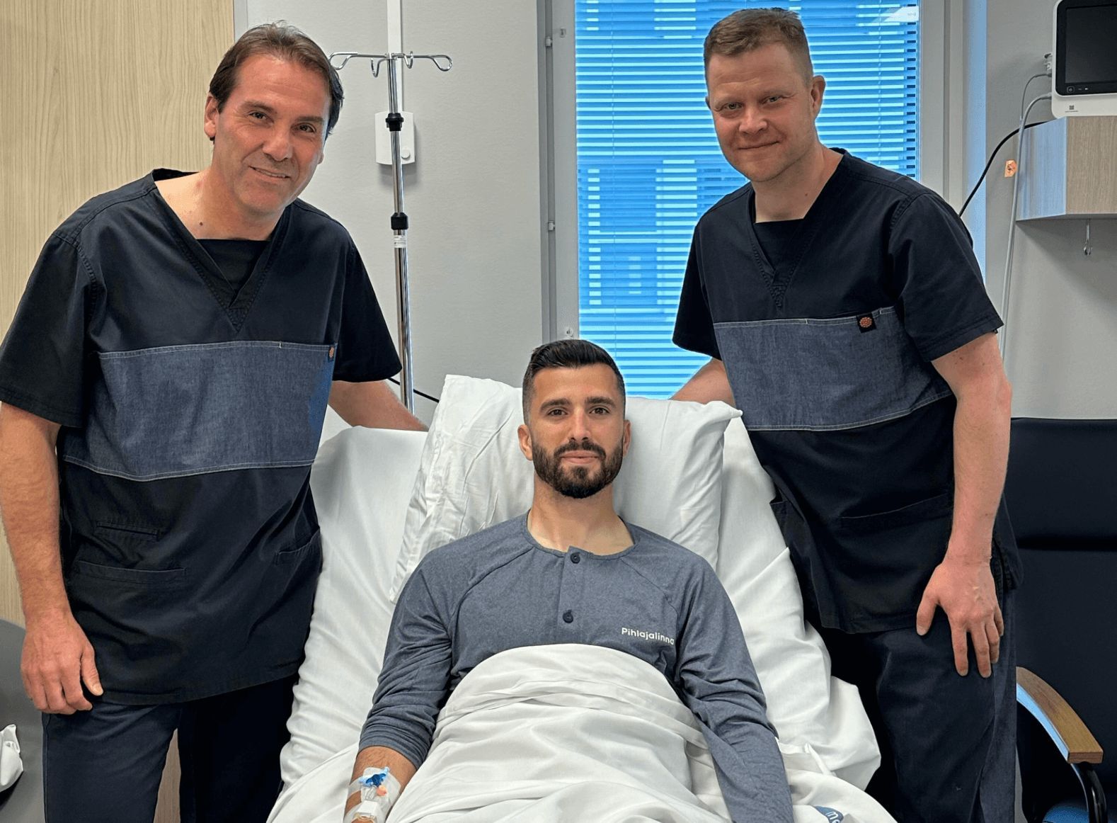 José Gayà, operado con éxito en Helsinki.