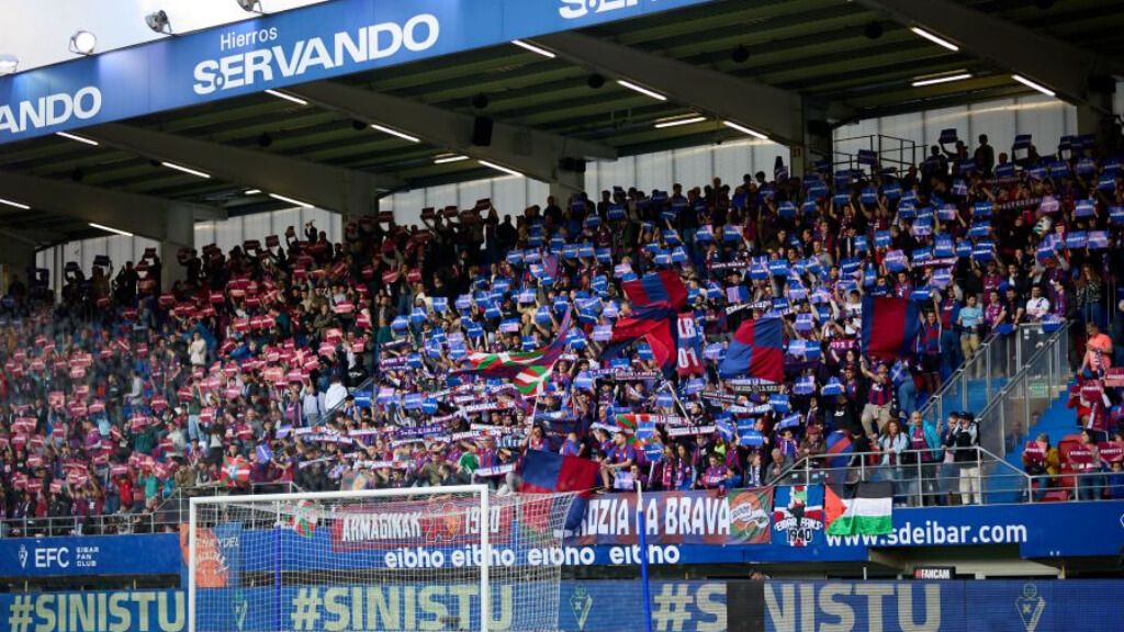 Joseba Etxeberria agradeció a la afición del Eibar el apoyo dado a los armeros.