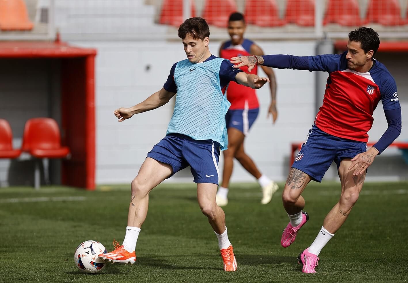  Riquelme y Giménez, en una sesión del Atlético.