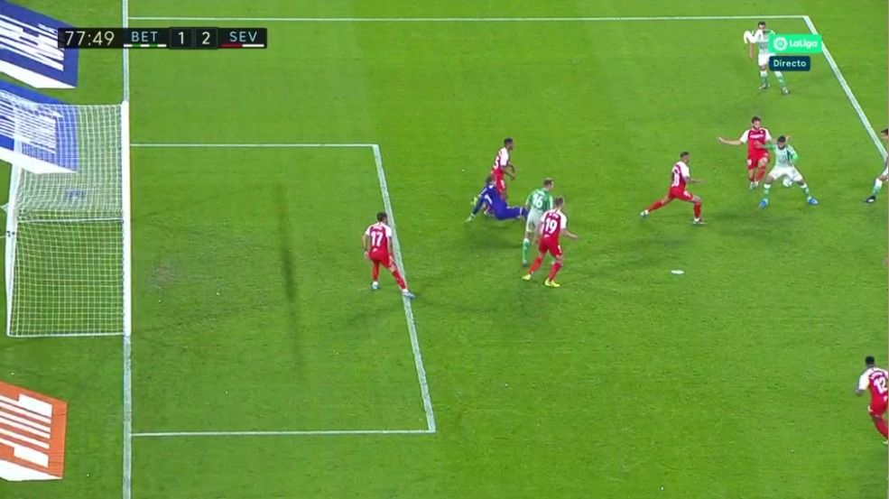  Jugada en la que Fekir cayó al área.