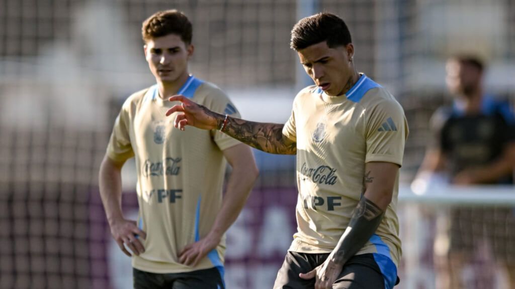  Julián Álvarez y Enzo Fernández, entrenando con Argentina (Redes sociales)