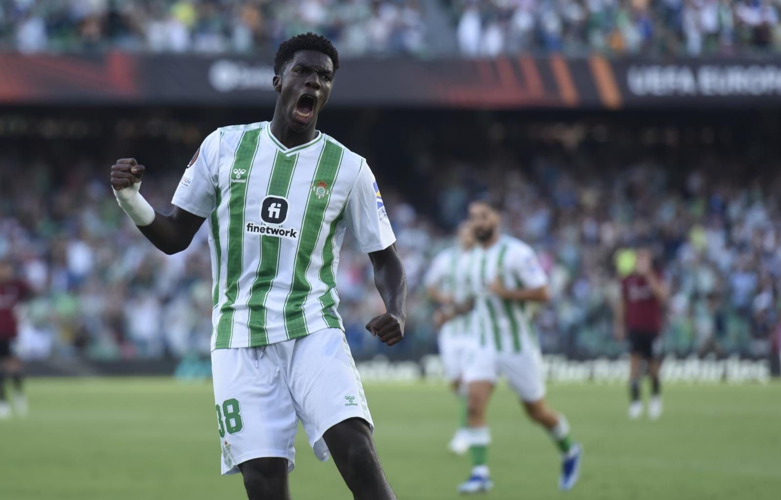  La celebración del gol de Assane Diao contra el Sparta