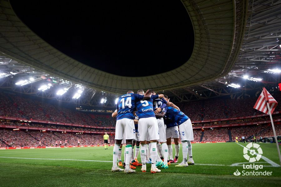  La celebración del gol de Willian José