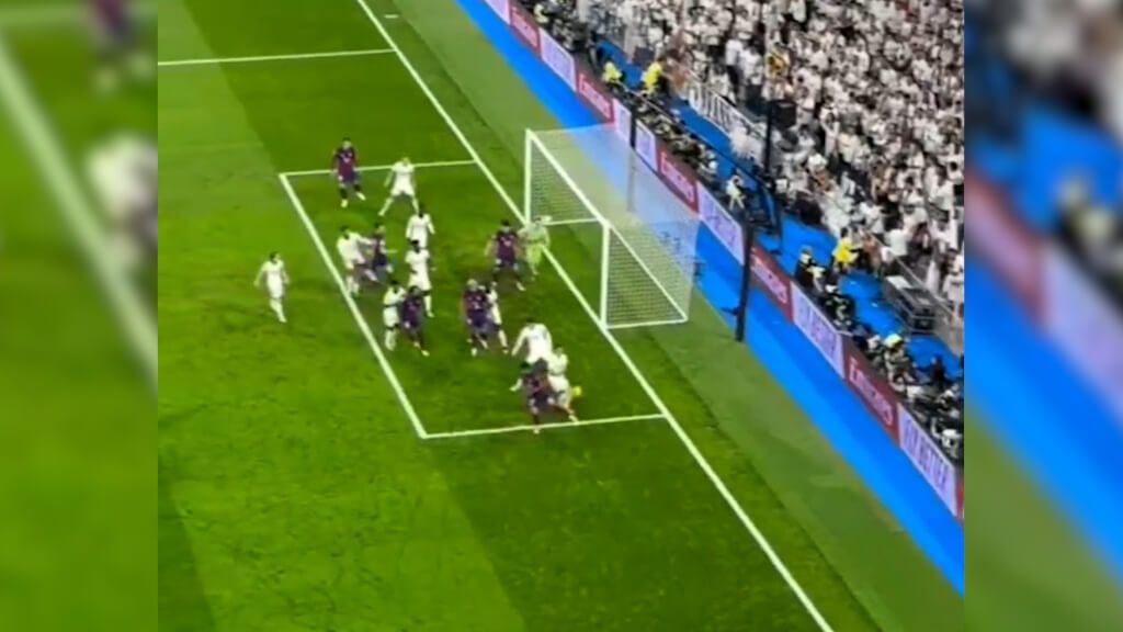 El posible fuera de juego de Cubarsí en el toque de Lamine Yamal