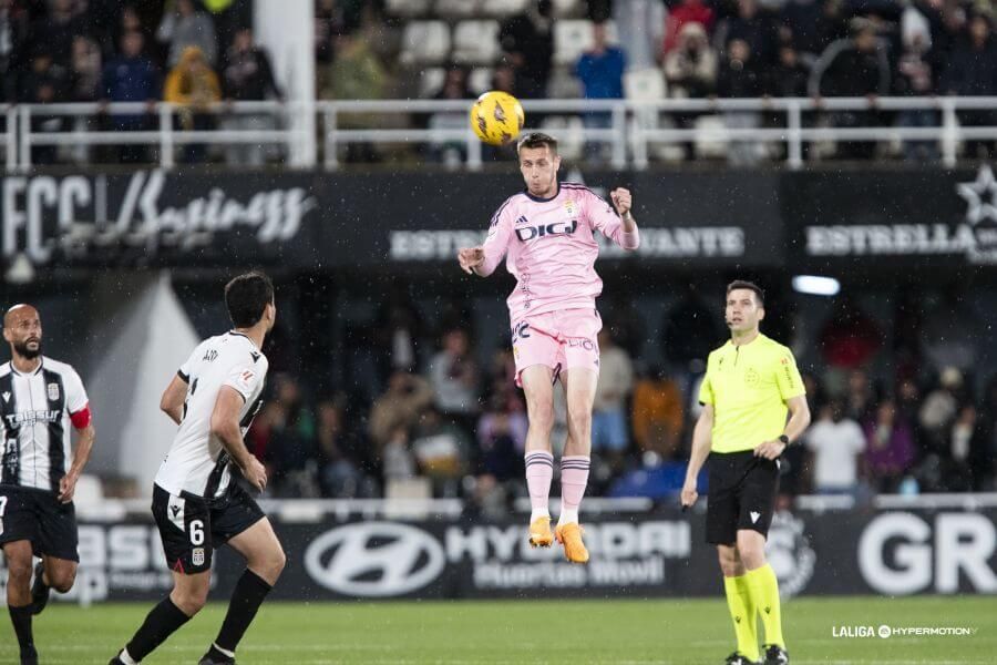 Lance del Cartagena - Real Oviedo en Cartagonova.