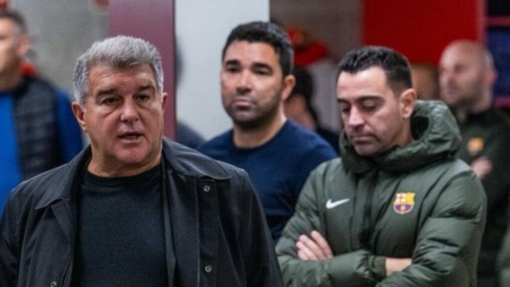 Laporta, Deco y Xavi Hernández