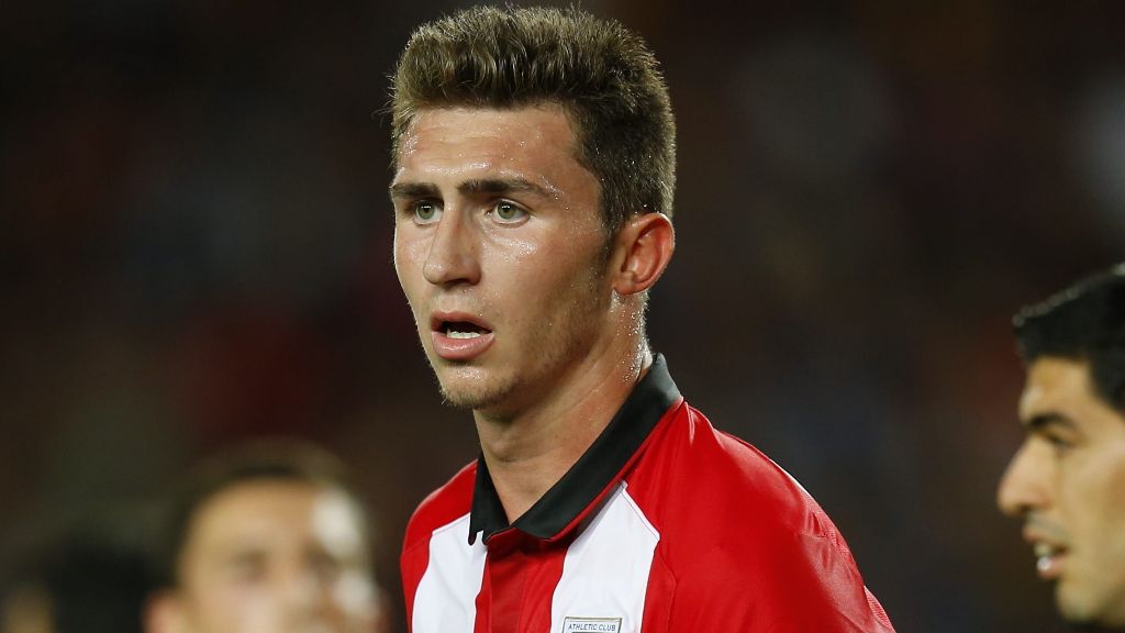  Laporte jugando contra el Barcelona con el Athletic.