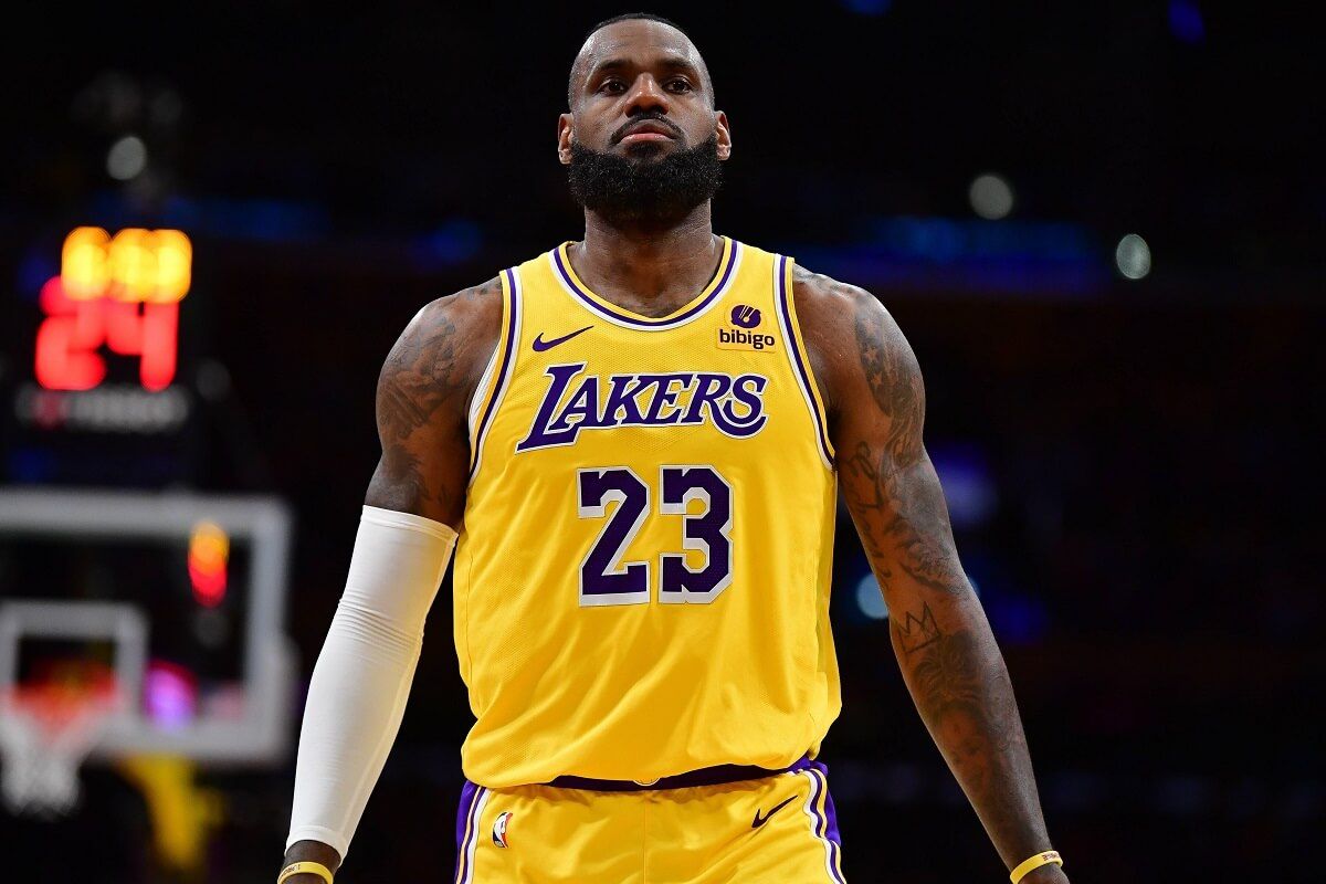 LeBron James mantiene el vínculo con Los Ángeles Lakers durante dos temporadas más (Foto: Cordon