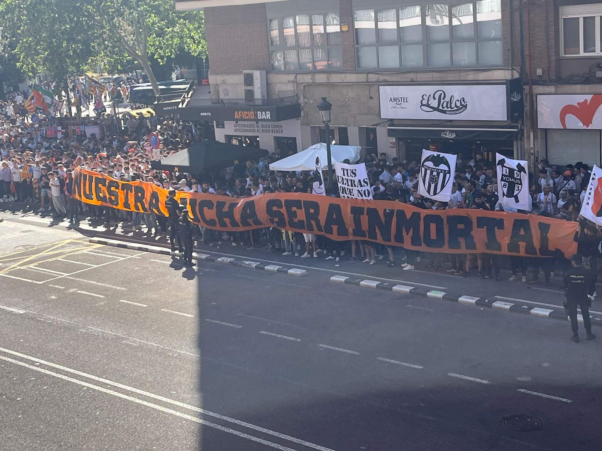 Llegada del Valencia CF a Mestalla